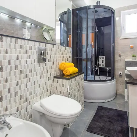 Lovely In With Wifi Jesenice (Split-Dalmatia)