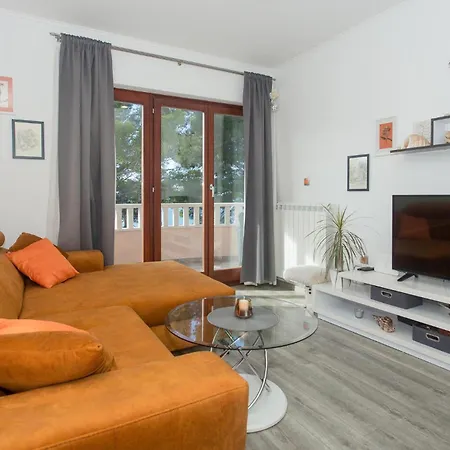 Lovely In With Wifi * Jesenice (Split-Dalmatia)